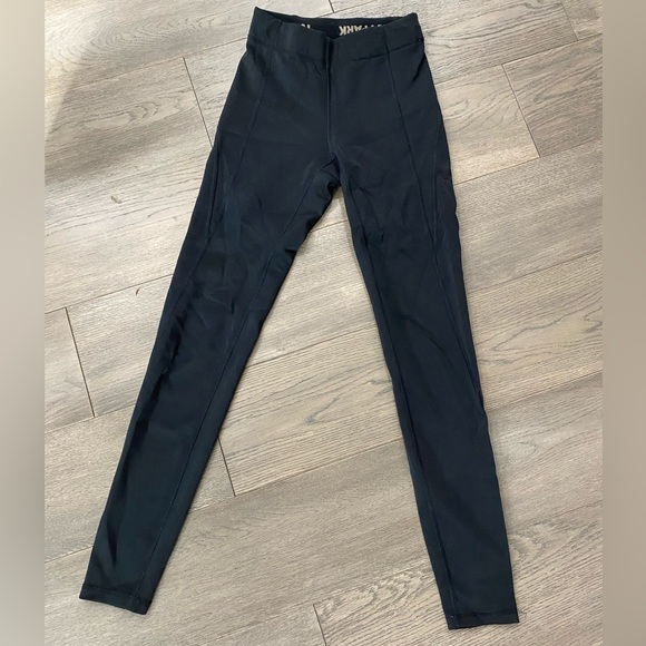 IVY PARK High Rise Sculpted Leggings - Picture 2 of 5